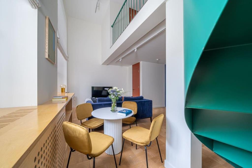 Apartamento Designer Loft In The City Center Riga Exterior foto